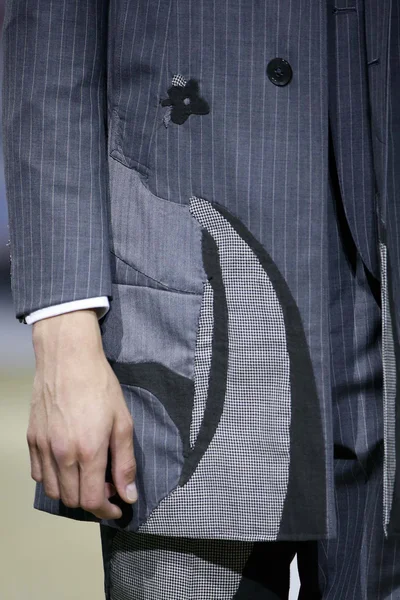 Look 43